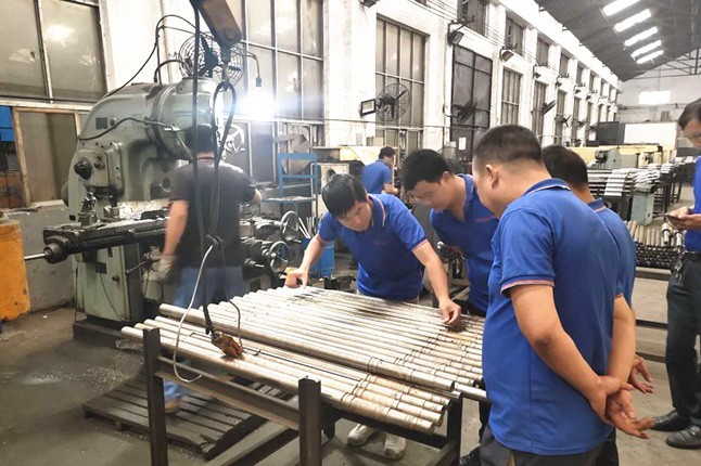 鄭州市神龍泵業(yè)有限公司每周對各個工序進行質(zhì)量監(jiān)督檢驗的現(xiàn)場。